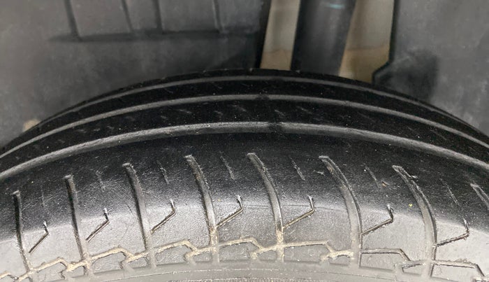 2021 Maruti Dzire VXI AMT, Petrol, Automatic, 38,883 km, Left Rear Tyre Tread