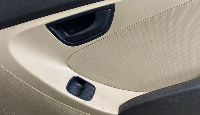 2016 Hyundai Eon MAGNA +, Petrol, Manual, 78,669 km, Driver Side Door Panels Control