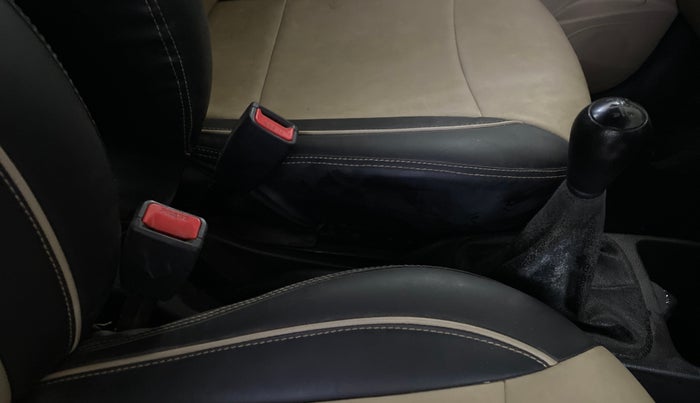 2016 Hyundai Eon MAGNA +, Petrol, Manual, 78,669 km, Pedals