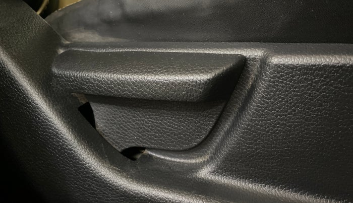 2016 Hyundai Eon MAGNA +, Petrol, Manual, 78,669 km, Driver Side Adjustment Panel