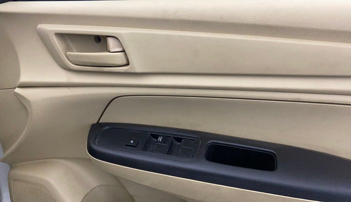 2022 Honda Amaze 1.2L I-VTEC E, Petrol, Manual, 44,853 km, Driver Side Door Panels Control