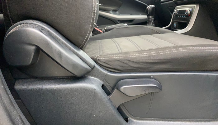 2018 Ford Ecosport TITANIUM 1.5L DIESEL, Diesel, Manual, 1,37,816 km, Driver Side Adjustment Panel