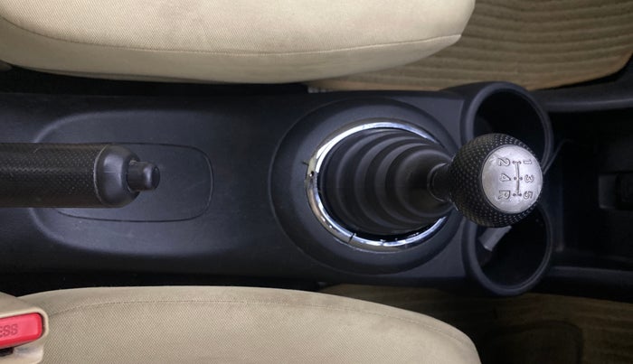 2013 Honda Amaze 1.2L I-VTEC S, Petrol, Manual, 1,02,572 km, Gear Lever