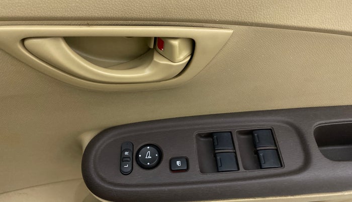 2013 Honda Amaze 1.2L I-VTEC S, Petrol, Manual, 1,02,572 km, Driver Side Door Panels Control