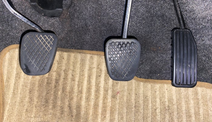 2013 Honda Amaze 1.2L I-VTEC S, Petrol, Manual, 1,02,572 km, Pedals