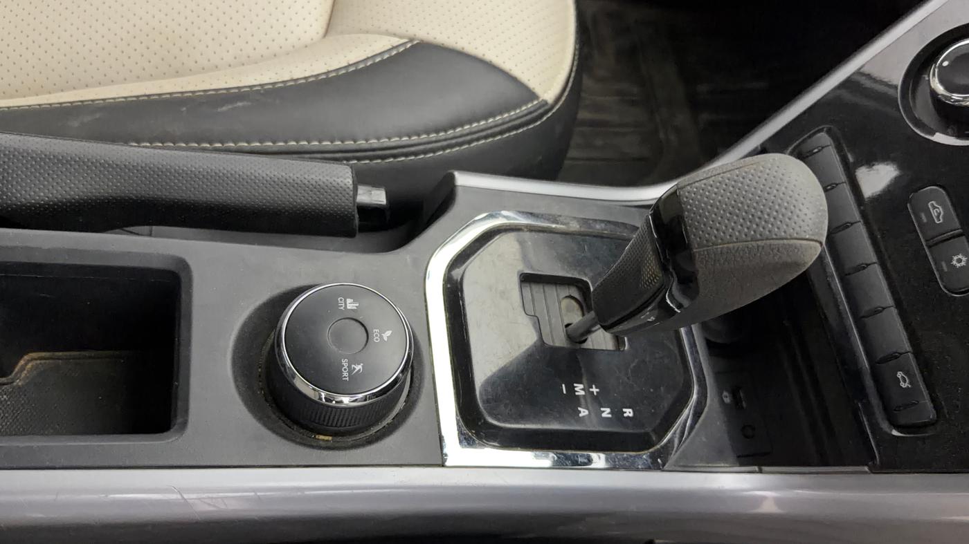 2023 Tata NEXON XMA PLUS SUNROOF PETROL, Petrol, Automatic, 28,017 km, Gear Lever