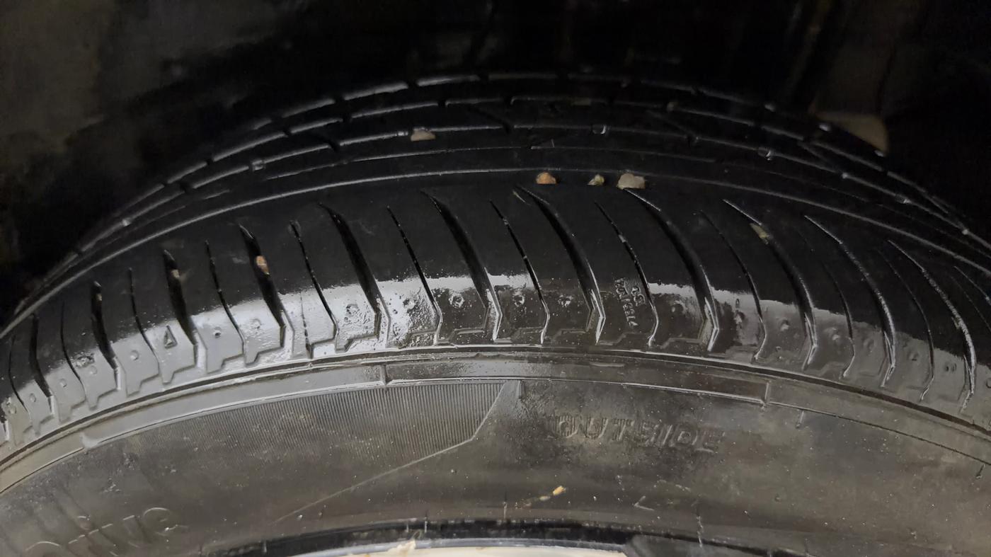 2023 Tata NEXON XMA PLUS SUNROOF PETROL, Petrol, Automatic, 28,017 km, Left Rear Tyre Tread