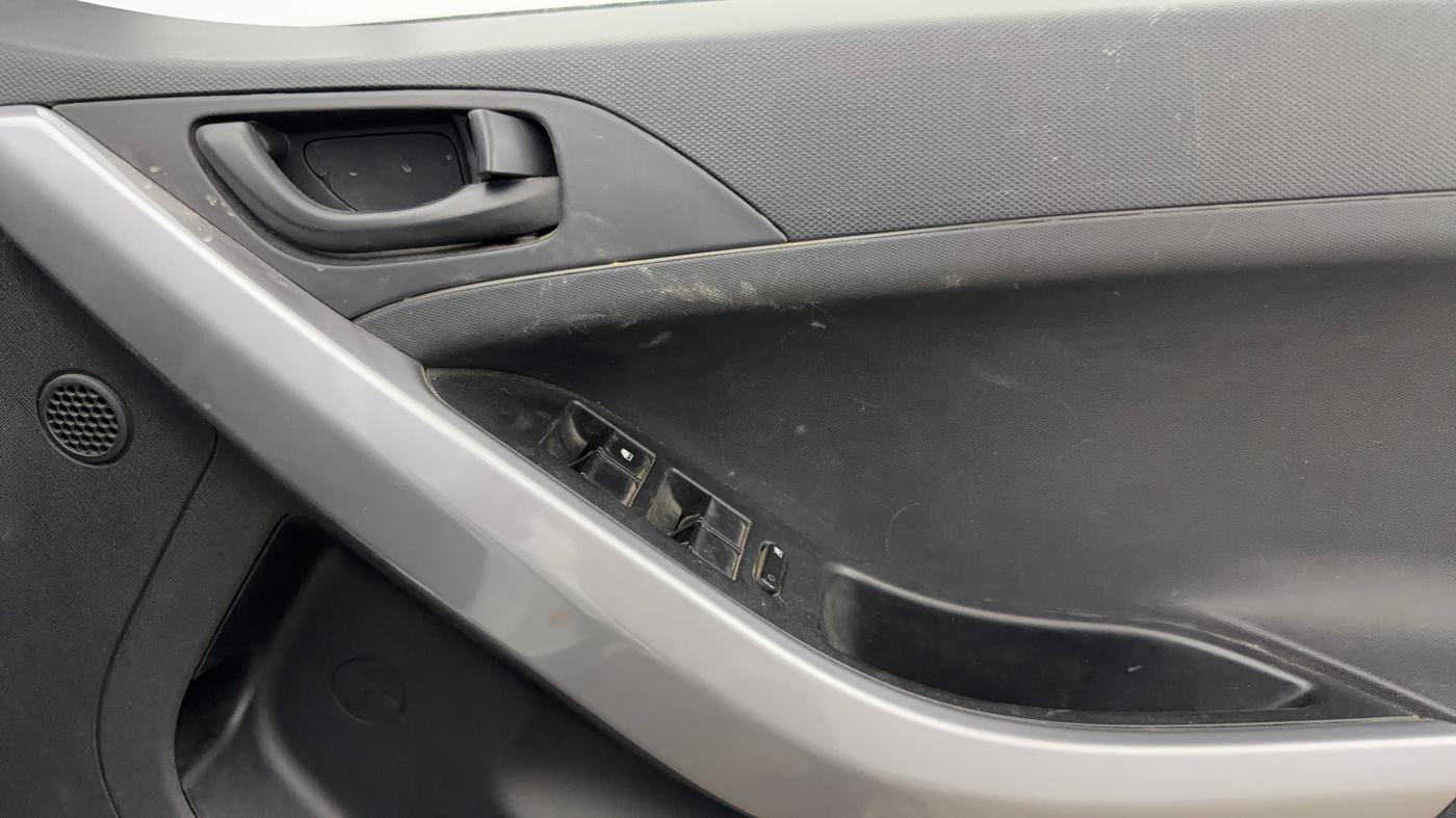 2023 Tata NEXON XMA PLUS SUNROOF PETROL, Petrol, Automatic, 28,017 km, Driver Side Door Panels Control