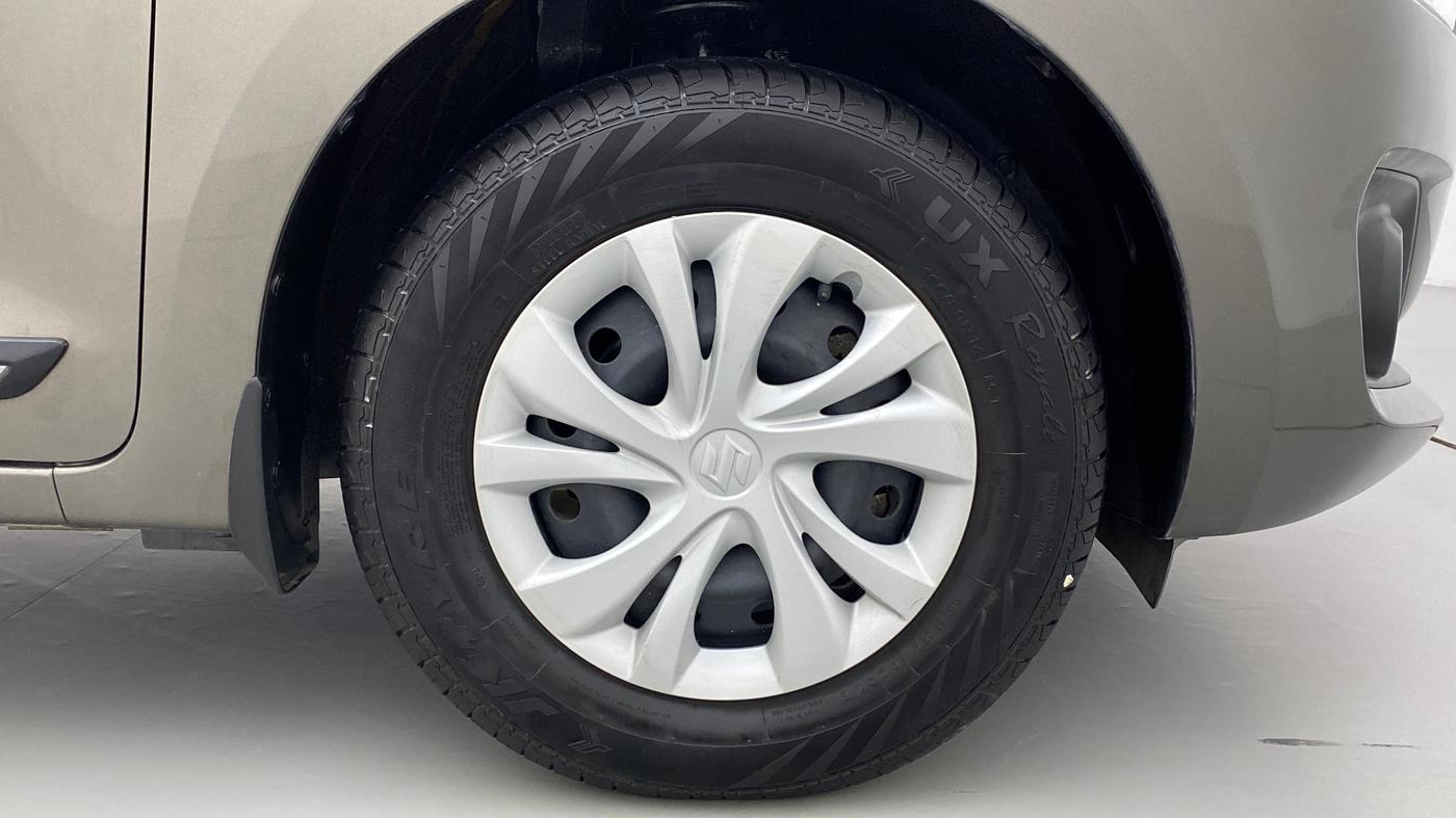 2021 Maruti Swift VXI D, Petrol, Manual, 1,883 km, Right Front Wheel