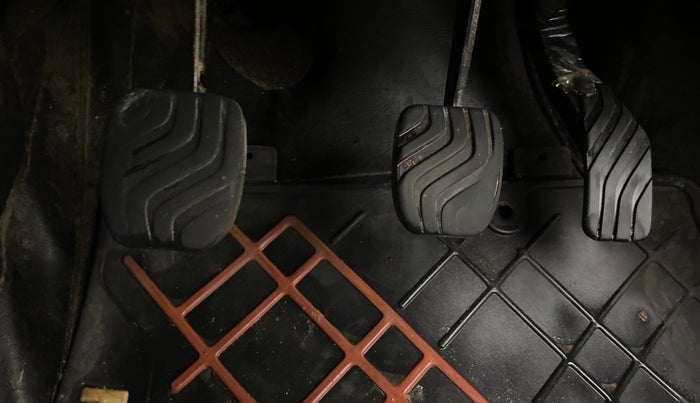 2018 Renault Kwid RXT 1.0 (O), CNG, Manual, 71,954 km, Pedals