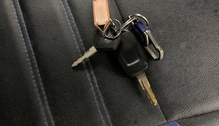 2018 Renault Kwid RXT 1.0 (O), CNG, Manual, 71,954 km, Key Close Up