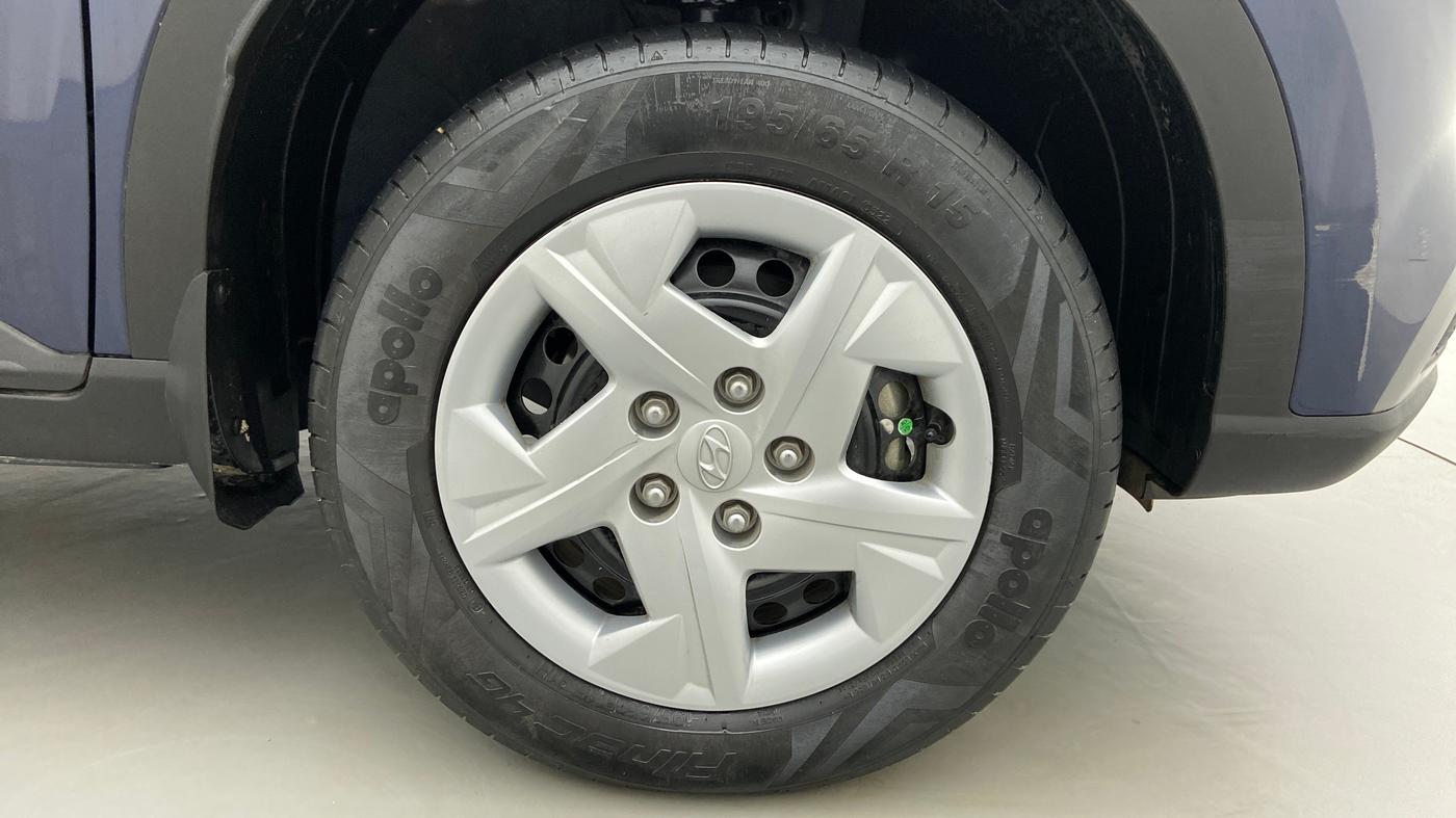 2022 Hyundai VENUE S MT 1.2 KAPPA, Petrol, Manual, 3,149 km, Right Front Wheel