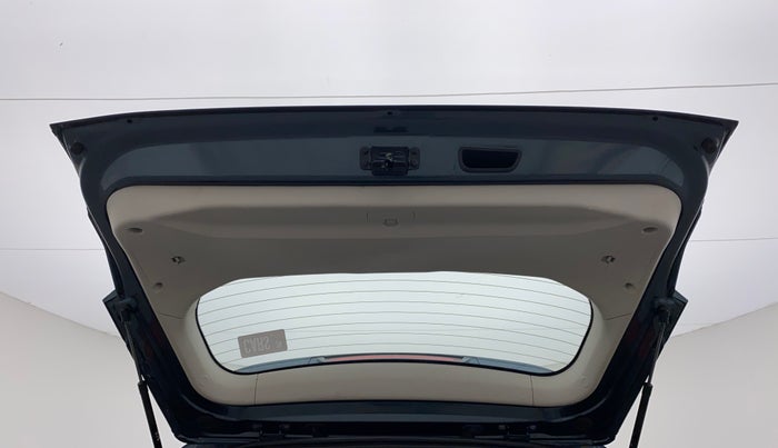 2021 Mahindra XUV300 W8 (O) 1.5 DIESEL, Diesel, Manual, 12,214 km, Boot Door Open