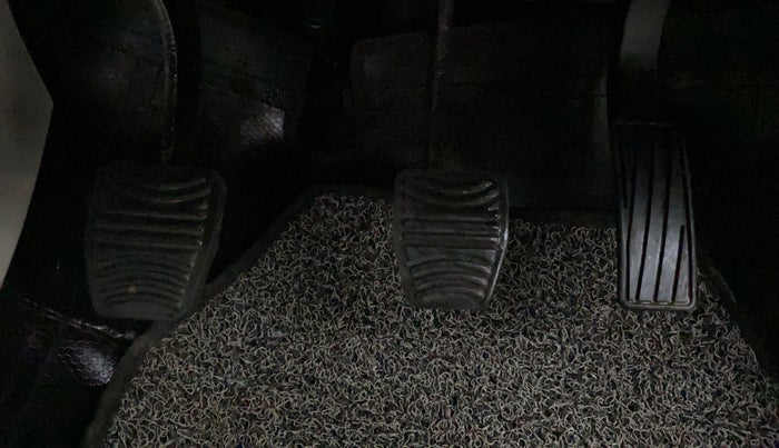 2021 Mahindra XUV300 W8 (O) 1.5 DIESEL, Diesel, Manual, 12,214 km, Pedals