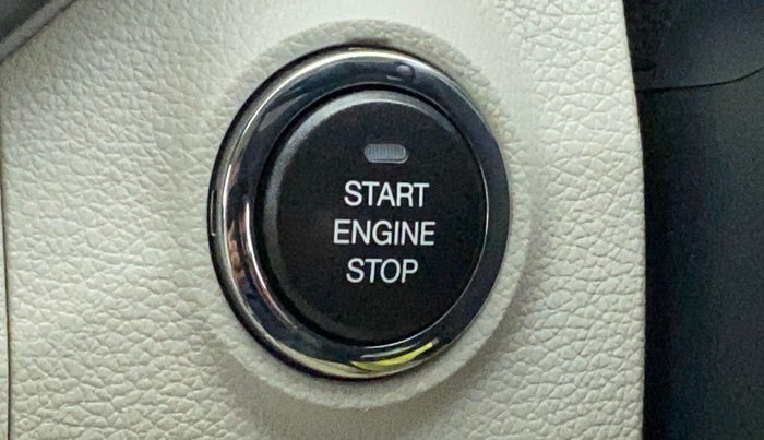 2021 Mahindra XUV300 W8 (O) 1.5 DIESEL, Diesel, Manual, 12,214 km, Keyless Start/ Stop Button