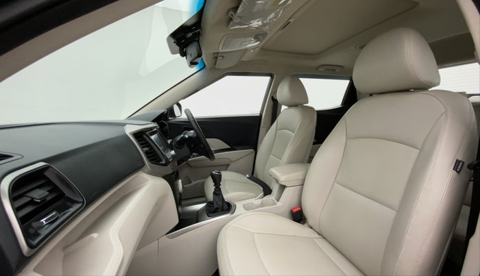 2021 Mahindra XUV300 W8 (O) 1.5 DIESEL, Diesel, Manual, 12,214 km, Right Side Front Door Cabin