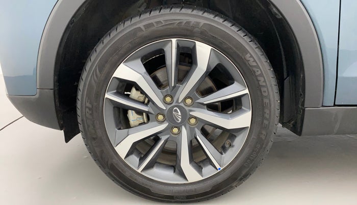 2021 Mahindra XUV300 W8 (O) 1.5 DIESEL, Diesel, Manual, 12,214 km, Left Front Wheel