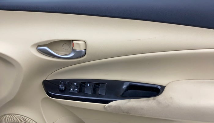 2018 Toyota YARIS G CVT, Petrol, Automatic, 79,292 km, Driver Side Door Panels Control