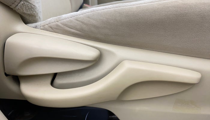 2018 Toyota YARIS G CVT, Petrol, Automatic, 79,292 km, Driver Side Adjustment Panel