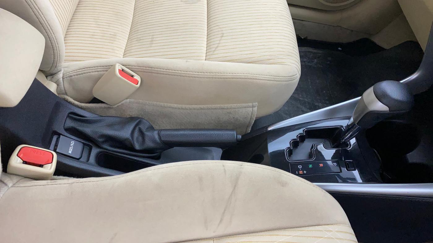 2018 Toyota YARIS G CVT, Petrol, Automatic, 79,292 km, Gear Lever