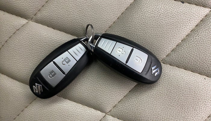 2016 Maruti Baleno ALPHA PETROL 1.2, Petrol, Manual, 60,031 km, Key Close Up