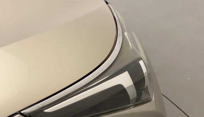 2014 Toyota Corolla Altis VL AT PETROL, Petrol, Automatic, 57,094 km, Right headlight - Clamp has minor damage