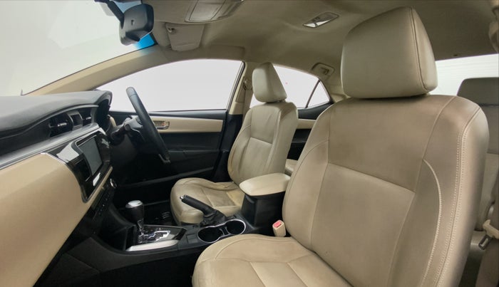 2014 Toyota Corolla Altis VL AT PETROL, Petrol, Automatic, 57,094 km, Right Side Front Door Cabin