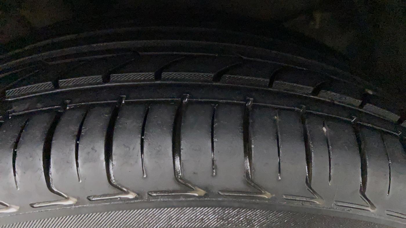 2014 Toyota Corolla Altis VL AT PETROL, Petrol, Automatic, 57,094 km, Left Front Tyre Tread