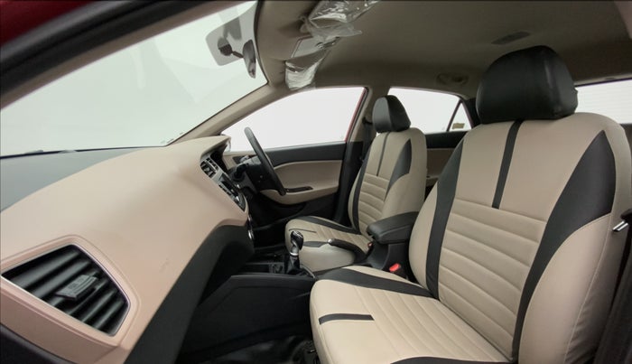2018 Hyundai Elite i20 ASTA 1.4 CRDI (O), Diesel, Manual, 31,624 km, Right Side Front Door Cabin