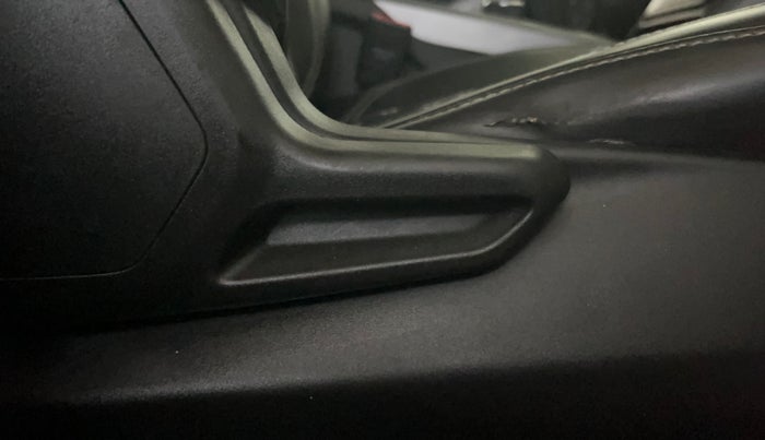 2021 Tata NEXON XM SUNROOF PETROL, Petrol, Manual, 33,975 km, Driver Side Adjustment Panel