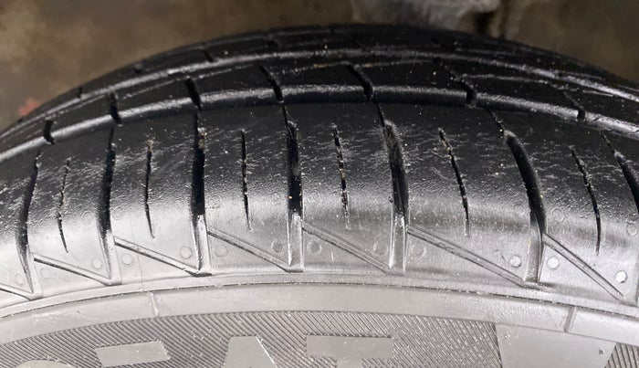 2012 Maruti Alto LXI, Petrol, Manual, 56,438 km, Left Front Tyre Tread