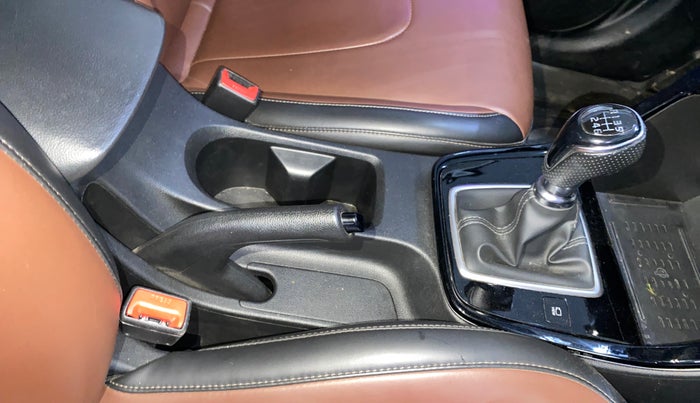 2022 Hyundai ALCAZAR PRESTIGE 2.0 MT 7STR, Petrol, Manual, 26,698 km, Gear Lever