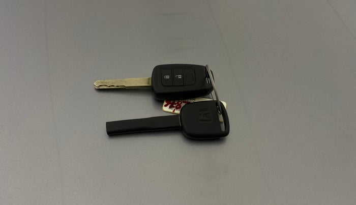 2022 Honda Amaze 1.2L I-VTEC S CVT, Petrol, Automatic, 35,572 km, Key Close Up