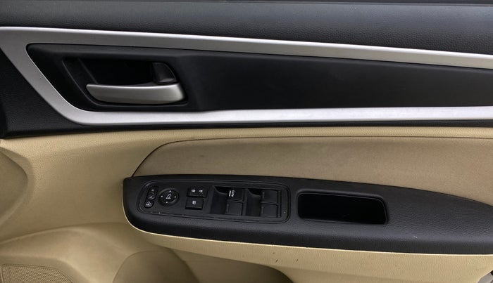 2022 Honda Amaze 1.2L I-VTEC S CVT, Petrol, Automatic, 35,572 km, Driver Side Door Panels Control