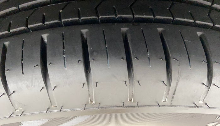 2017 Maruti Ciaz ALPHA  AT 1.4  PETROL, Petrol, Automatic, 35,515 km, Left Rear Tyre Tread