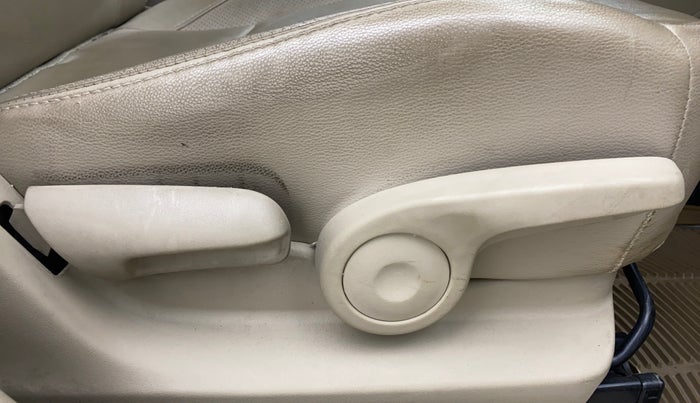 2017 Maruti Ciaz ALPHA  AT 1.4  PETROL, Petrol, Automatic, 35,515 km, Driver Side Adjustment Panel