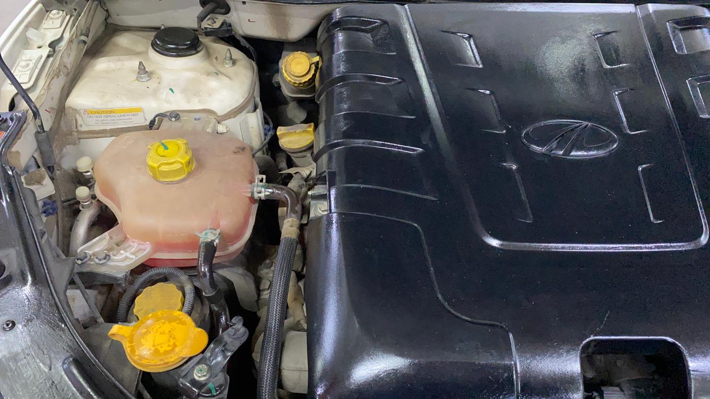 2021 Mahindra XUV500 W5, Diesel, Manual, 98,119 km, Engine View - Right