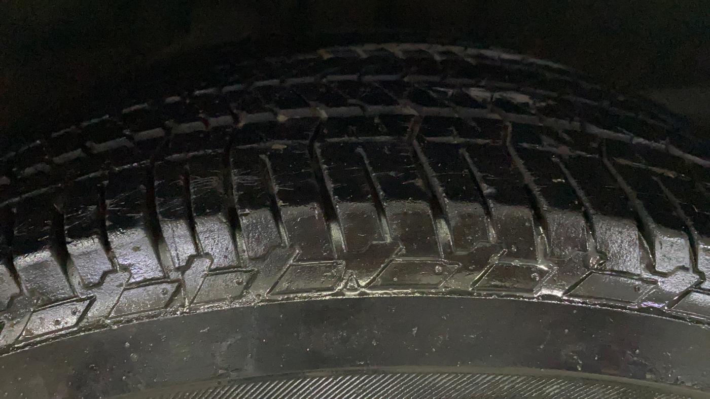 2021 Mahindra XUV500 W5, Diesel, Manual, 98,119 km, Right Front Tyre Tread