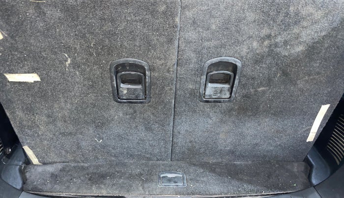 2021 Mahindra XUV500 W5, Diesel, Manual, 98,119 km, Boot Inside