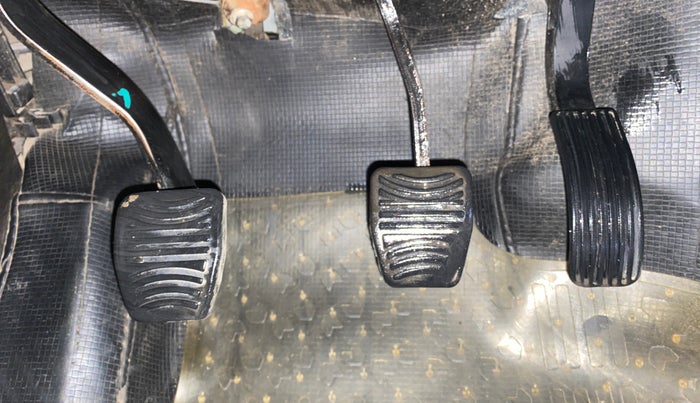 2021 Mahindra XUV500 W5, Diesel, Manual, 98,119 km, Pedals