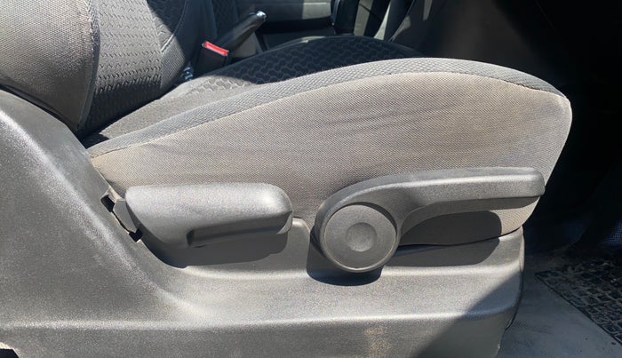 2019 Maruti Vitara Brezza ZDI PLUS AMT, Diesel, Automatic, 1,38,529 km, Driver Side Adjustment Panel