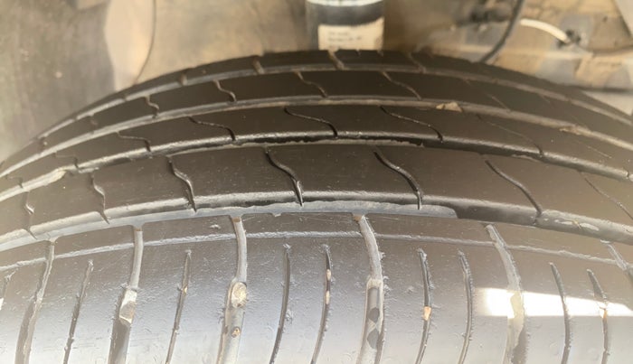 2019 Maruti Vitara Brezza ZDI PLUS AMT, Diesel, Automatic, 1,38,529 km, Right Front Tyre Tread