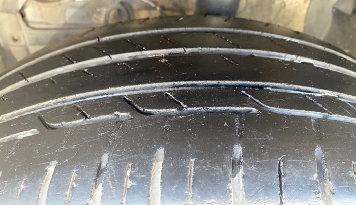 2019 Maruti Vitara Brezza ZDI PLUS AMT, Diesel, Automatic, 1,38,529 km, Left Front Tyre Tread