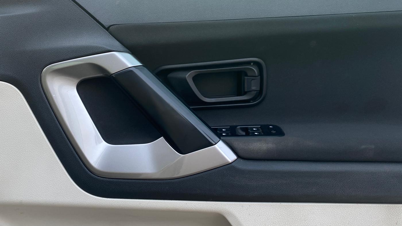 2023 Tata Safari XM, Diesel, Manual, 58,213 km, Driver Side Door Panels Control