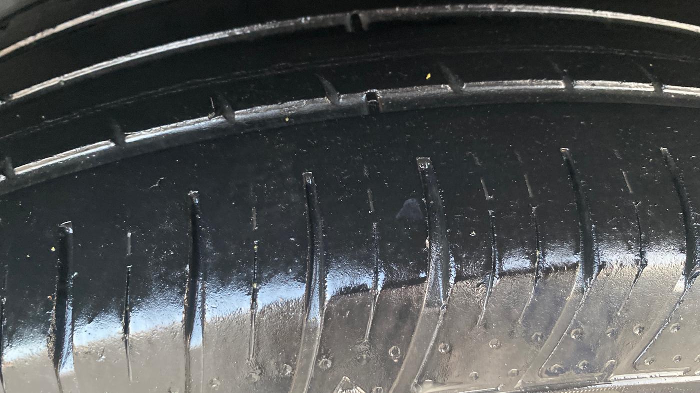 2023 Tata Safari XM, Diesel, Manual, 58,213 km, Right Rear Tyre Tread