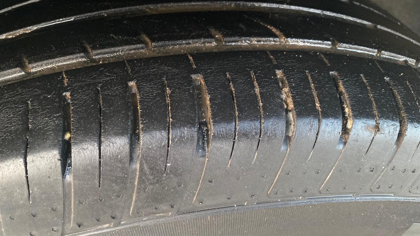2023 Tata Safari XM, Diesel, Manual, 58,213 km, Left Front Tyre Tread