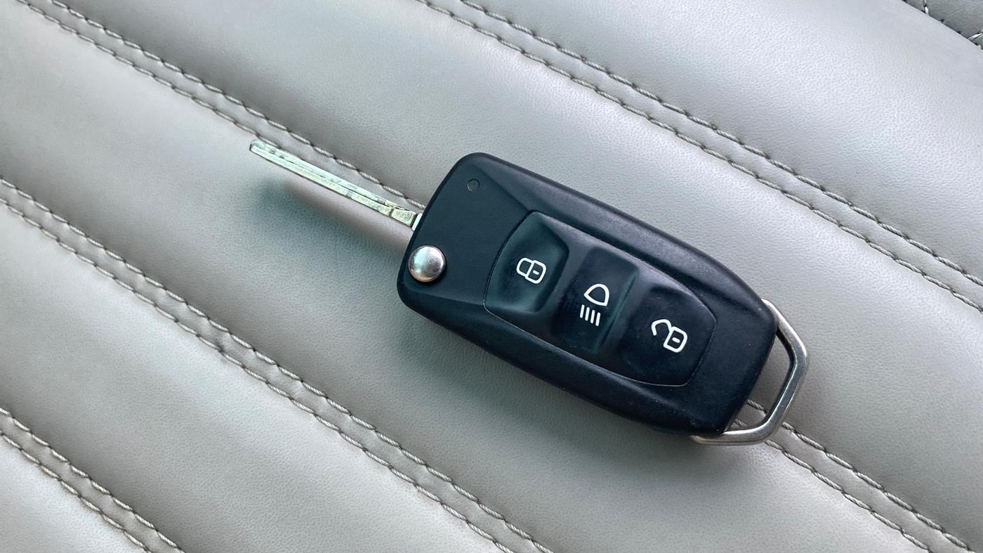 2023 Tata Safari XM, Diesel, Manual, 58,213 km, Key Close Up