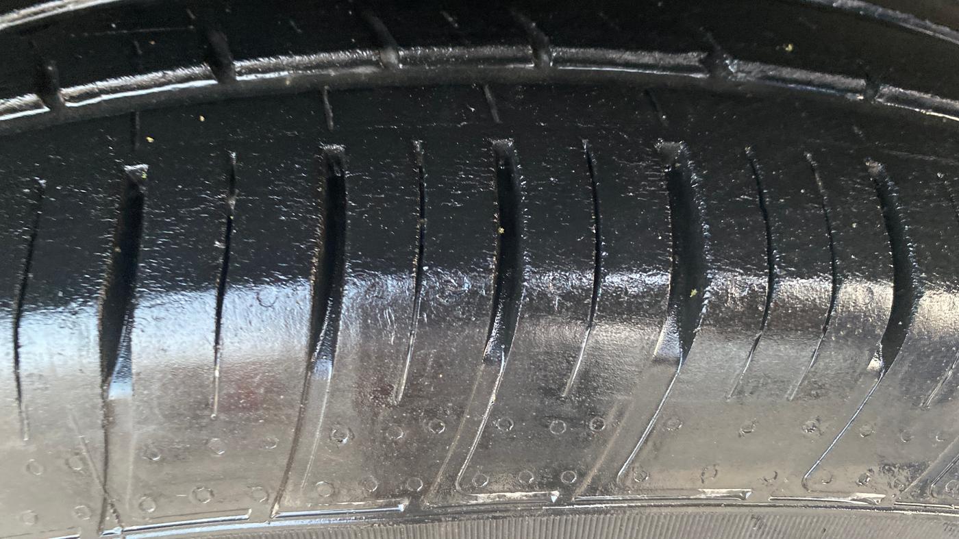 2023 Tata Safari XM, Diesel, Manual, 58,213 km, Right Front Tyre Tread