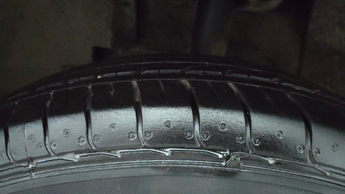 2018 Tata NEXON XM PETROL, Petrol, Manual, 1,05,844 km, Left Front Tyre Tread