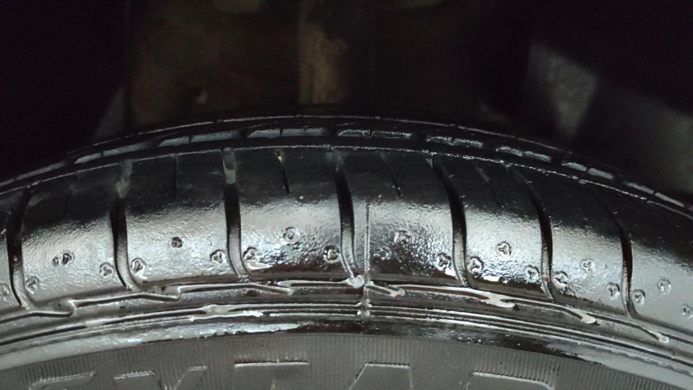 2018 Tata NEXON XM PETROL, Petrol, Manual, 1,05,844 km, Right Front Tyre Tread